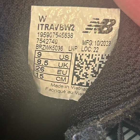 EUC New Balance Kids' Rave Run V2 Hook and Loop Running Shoe - Picture 6 of 8